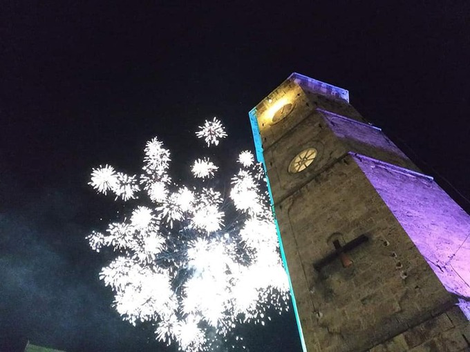 Φωτογραφία Εκδήλωση του Δήμου Νάουσας_Πρωτοχρονιάτικο Ρεβεγιόν στο Ρολόι της Νάουσας